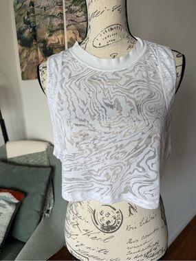 Lululemon Women’s All Yours Crop Tank Top *Veil Size 8 White Sheer